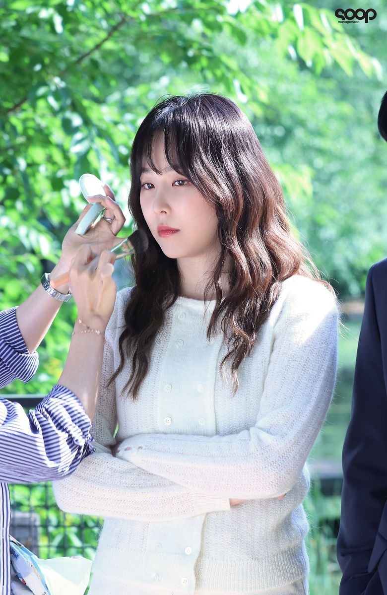 Seo HyunJin, Drama Poster Shooting Of "You Are My Spring" Behind-the-Scene - Part 1