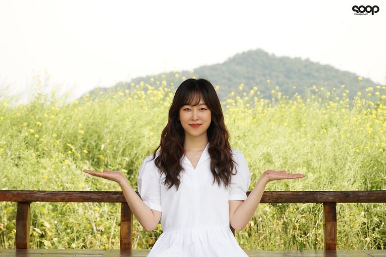 Seo HyunJin, Drama Poster Shooting Of "You Are My Spring" Behind-the-Scene - Part 2