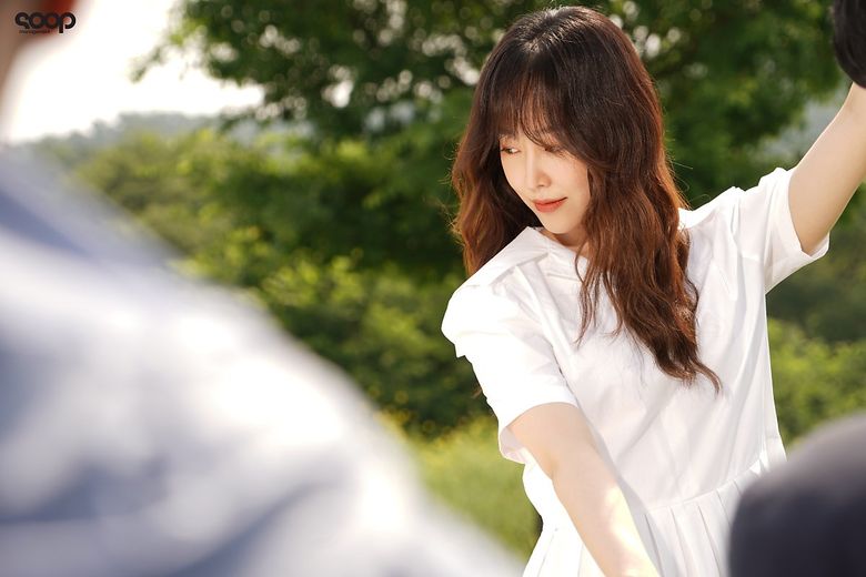 Seo HyunJin, Drama Poster Shooting Of "You Are My Spring" Behind-the-Scene - Part 2