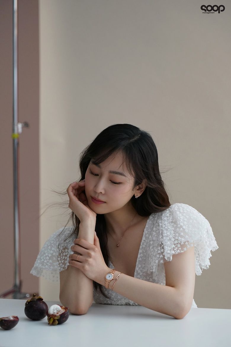 Seo HyunJin, Photoshoot Behind-the-Scene - Part 1