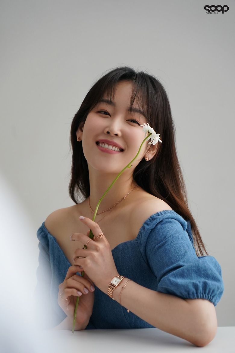 Seo HyunJin, Photoshoot Behind-the-Scene - Part 1