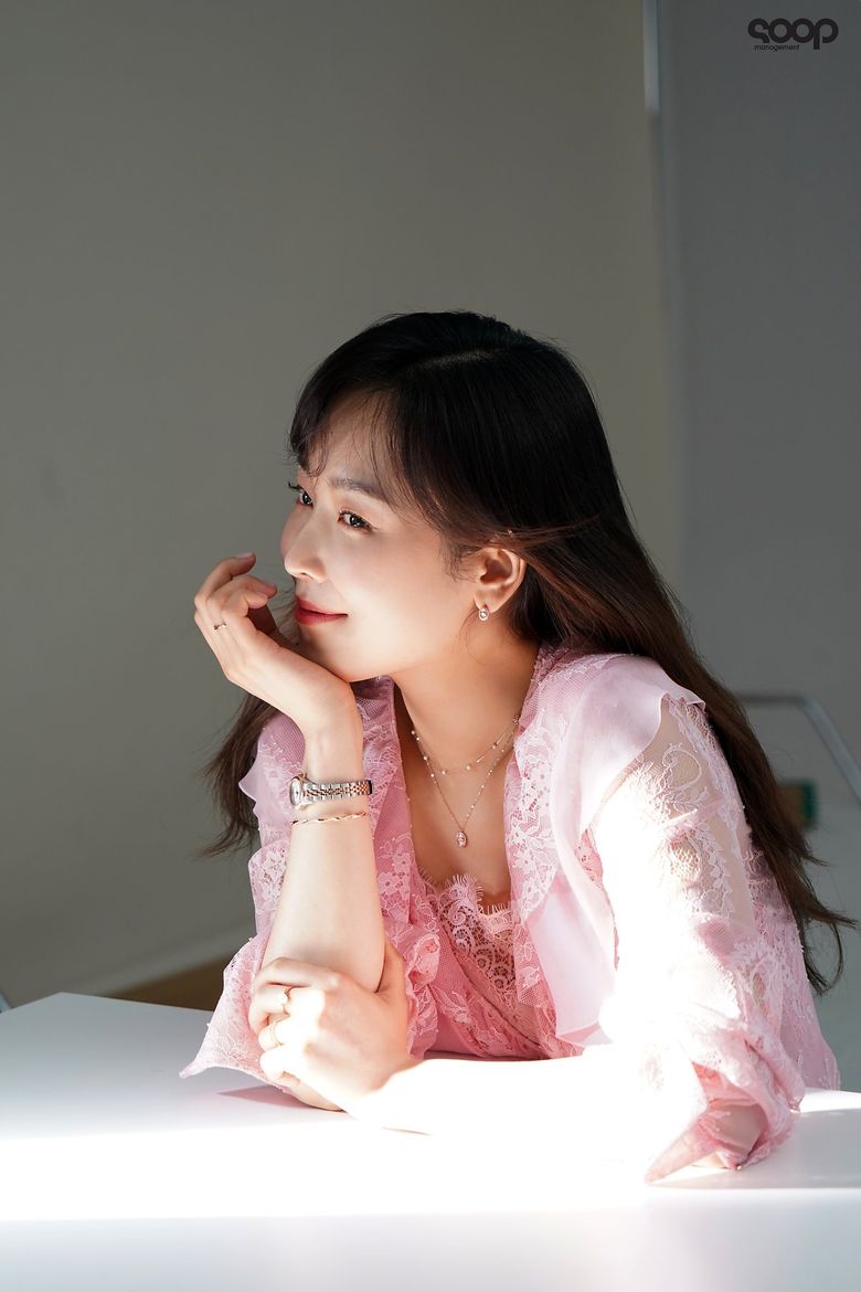 Seo HyunJin, Photoshoot Behind-the-Scene - Part 1