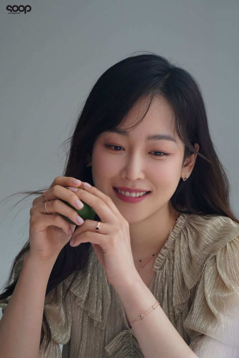 Seo HyunJin, Photoshoot Behind-the-Scene - Part 1