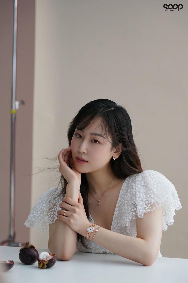 Seo HyunJin, Photoshoot Behind-the-Scene - Part 2