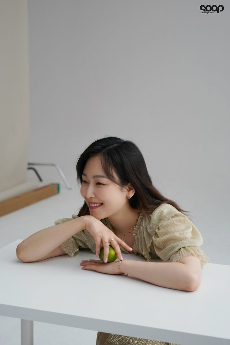 Seo HyunJin, Photoshoot Behind-the-Scene - Part 2