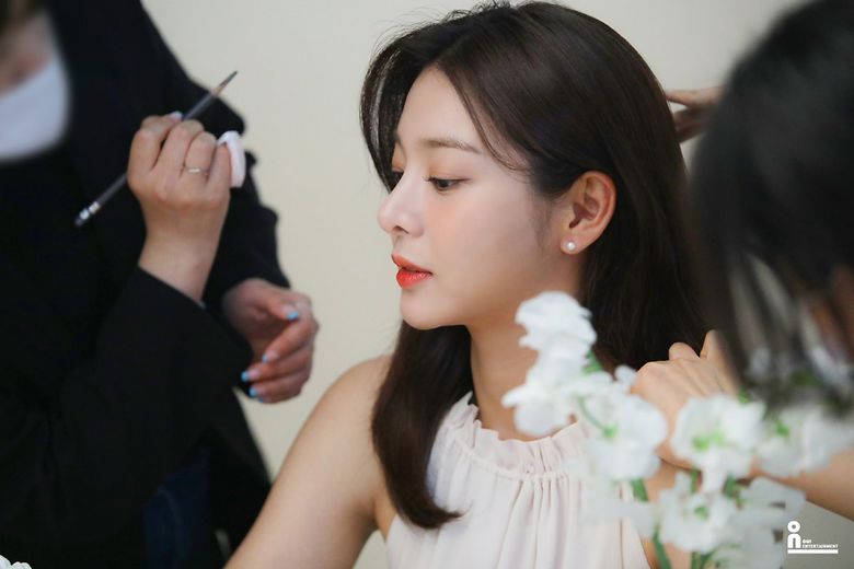 Seol InAh, Photoshoot Behind-the-Scene - Part 2