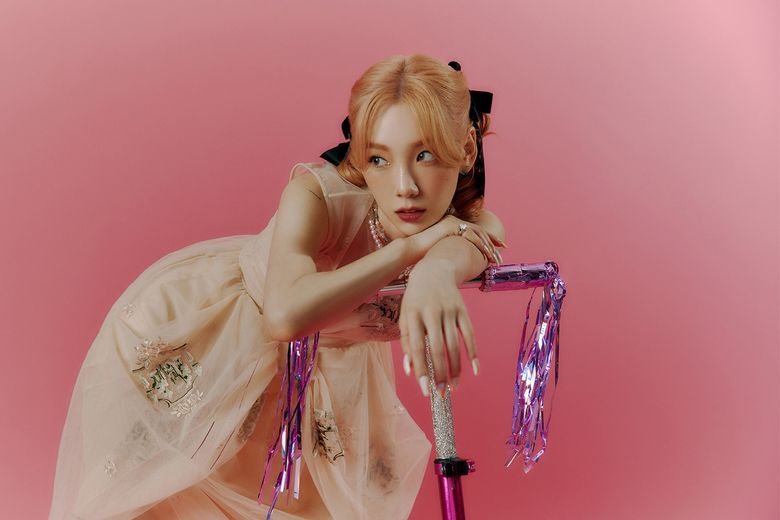 Girls Generation's TaeYeon Single Album "Weekend" Concept Photo #2