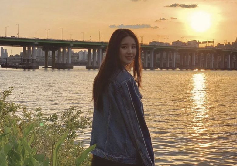 LOONA s HeeJin Is The Perfect Girlfriend And Here Are 5 Photos That Will Tell You Why  - 5