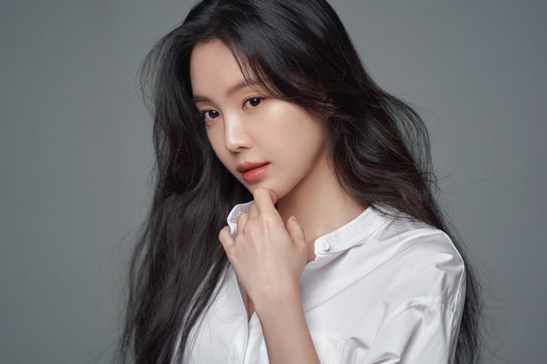 Behind-the-Scenes of New Profile Photography Site of Son NaEun