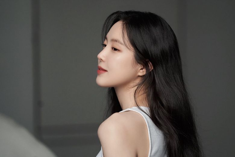 Behind-the-Scenes of New Profile Photography Site of Son NaEun