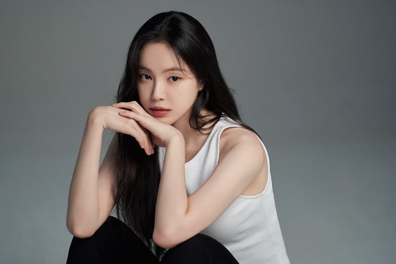 Behind-the-Scenes of New Profile Photography Site of Son NaEun