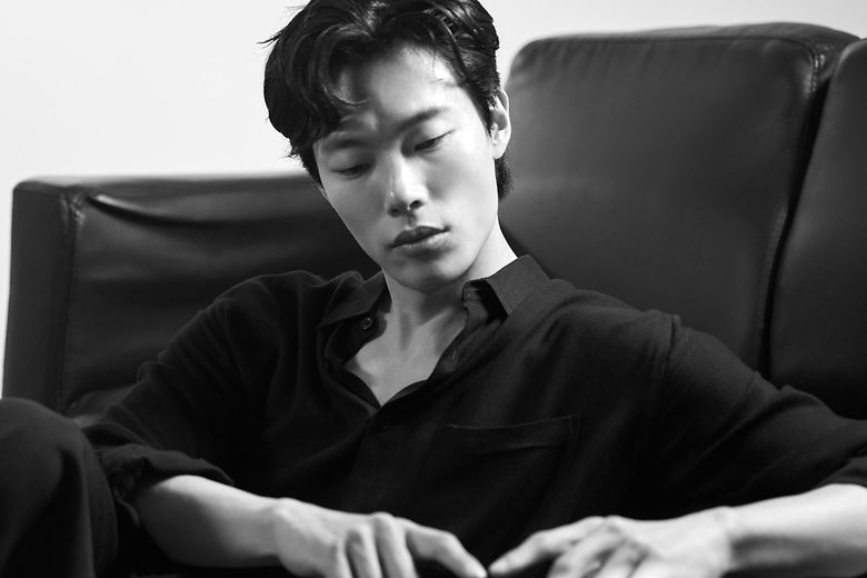 Ryu JunYeol For VOGUE Korea Magazine July Issue Behind-the-Scene