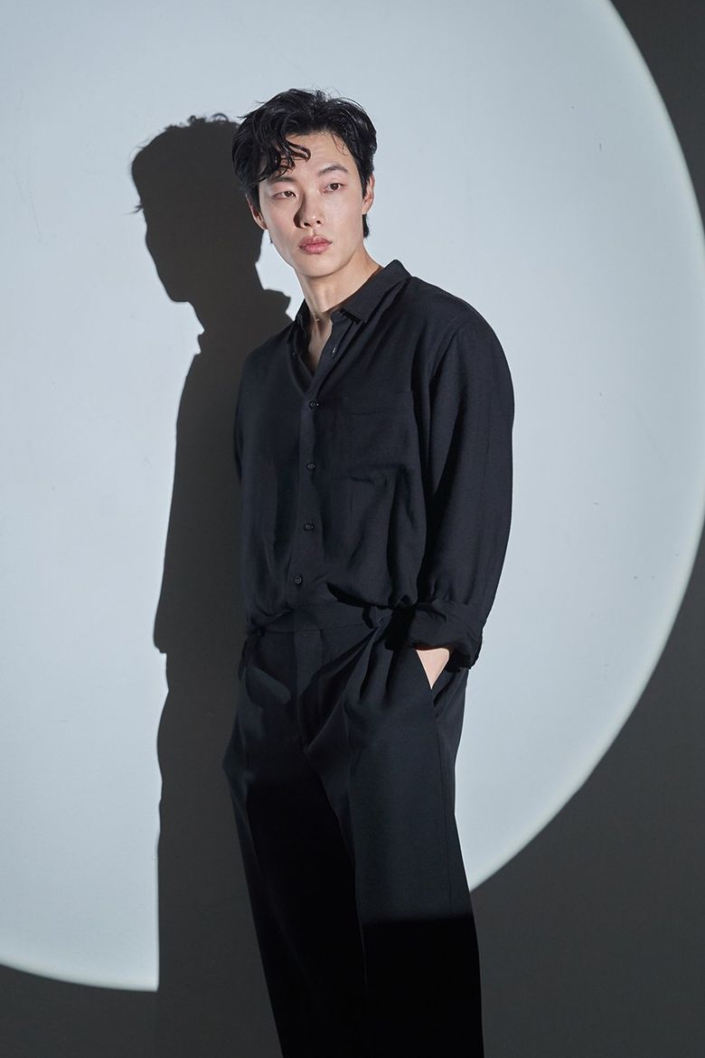 Ryu JunYeol For VOGUE Korea Magazine July Issue Behind-the-Scene