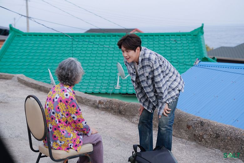 Kim SeonHo, Drama "Hometown Cha-Cha-Cha" Set Behind-the-Scene - Part 1