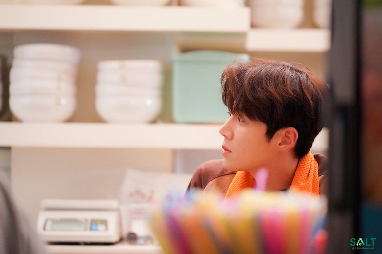 Kim SeonHo, Drama "Hometown Cha-Cha-Cha" Set Behind-the-Scene - Part 1