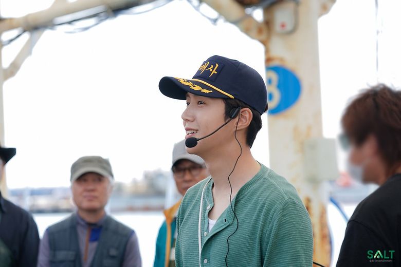 Kim SeonHo, Drama "Hometown Cha-Cha-Cha" Set Behind-the-Scene - Part 2