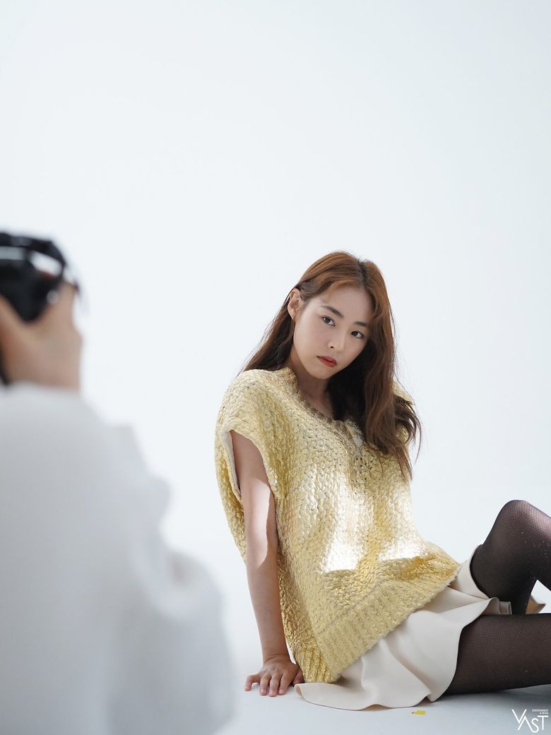 Lee YeonHee For SINGLES Magazine September Issue (+Behind Shooting Scene)