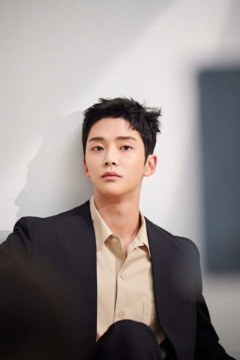 SF9's RoWoon For Marie Claire Magazine October Issue Behind-the-Scene