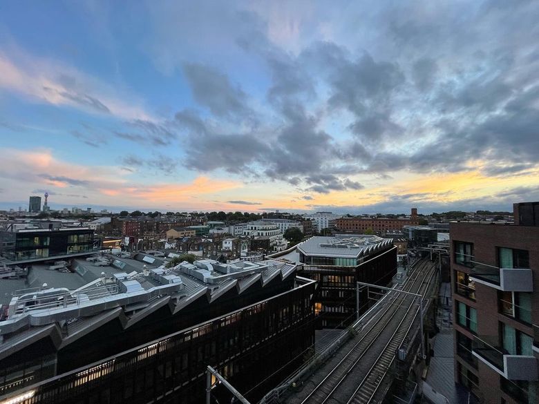 Park SeoJun Gives Us The Perfect View Of The London Skyline In Latest Instagram Post - 56