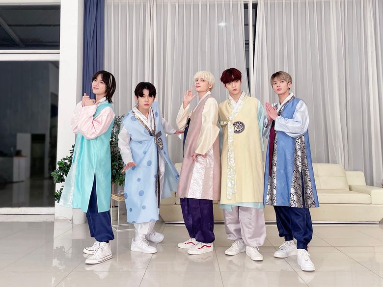 36 K Pop Idols Who Posted Pictures In Their Traditional Clothes For Chuseok - 68