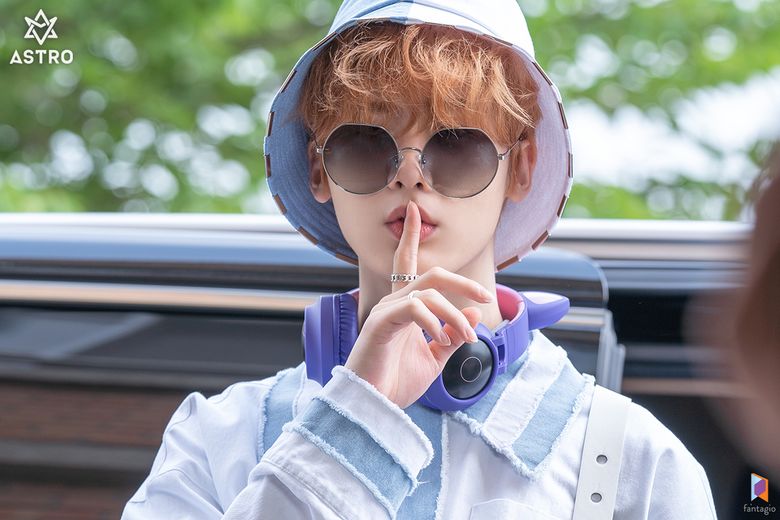 ASTRO's Yoon SanHa, Web Drama "Your Playlist" Set Behind-the-Scene