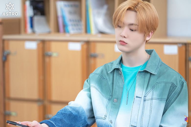 ASTRO's Yoon SanHa, Web Drama "Your Playlist" Set Behind-the-Scene