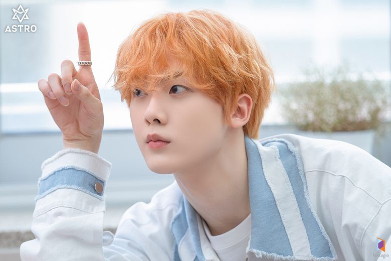 ASTRO's Yoon SanHa, Web Drama "Your Playlist" Set Behind-the-Scene