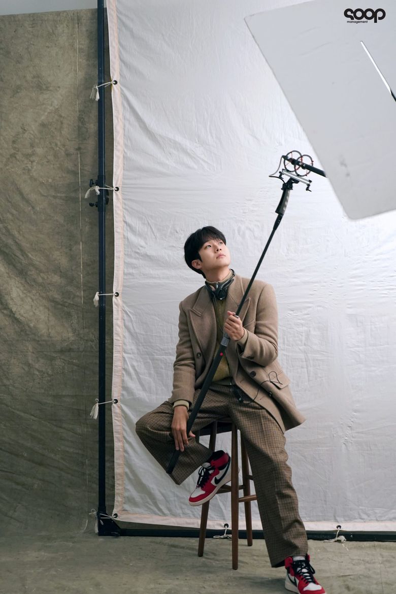 Choi WooShik For COSMOPOLITAN Korea Magazine November Issue Edition Behind-the-Scene