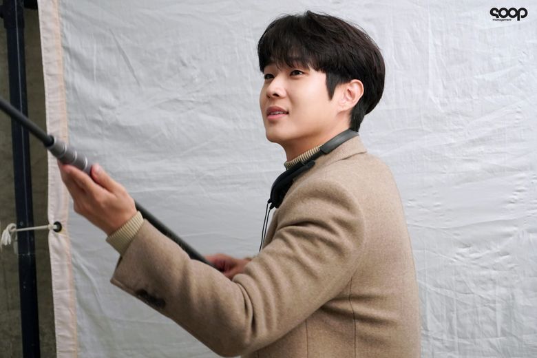 Choi WooShik For COSMOPOLITAN Korea Magazine November Issue Edition Behind-the-Scene