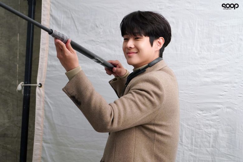 Choi WooShik For COSMOPOLITAN Korea Magazine November Issue Edition Behind-the-Scene