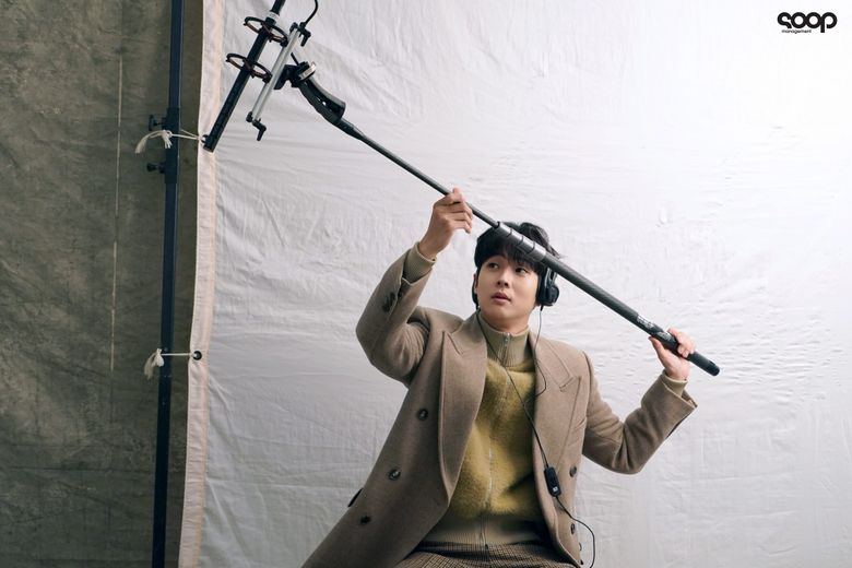 Choi WooShik For COSMOPOLITAN Korea Magazine November Issue Edition Behind-the-Scene