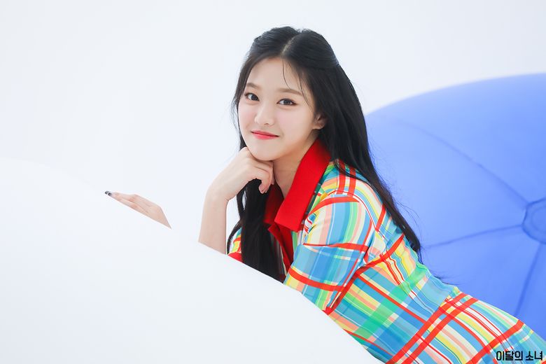 LOONA, Album Cover Shooting Of ‘HULA HOOP / Star Seed ~カクセイ~’ Behind-the-Scene - Part 1