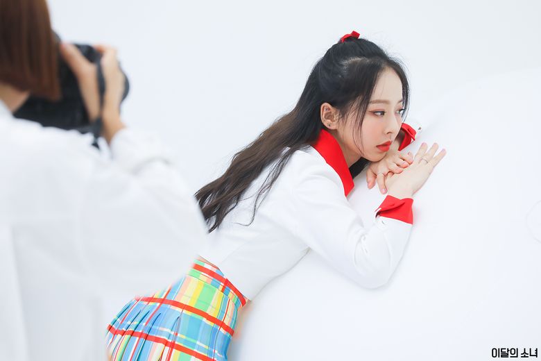 LOONA, Album Cover Shooting Of ‘HULA HOOP / Star Seed ~カクセイ~’ Behind-the-Scene - Part 1