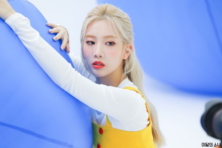 LOONA, Album Cover Shooting Of ‘HULA HOOP / Star Seed ~カクセイ~’ Behind-the-Scene - Part 2