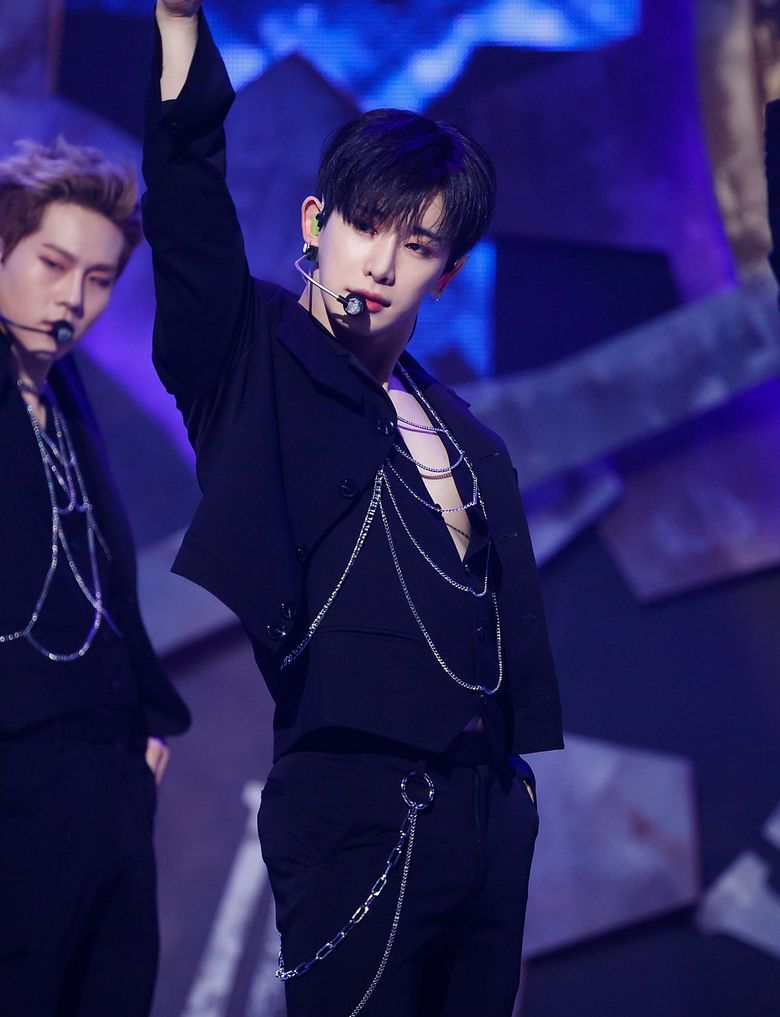 WonHo's Best Stage Outfits Since His Debut - KpopHit - KPOP HIT