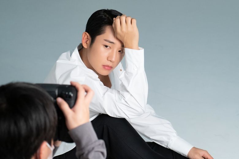 Jung HaeIn For GQ Korea Magazine December Issue Behind-The-Scene