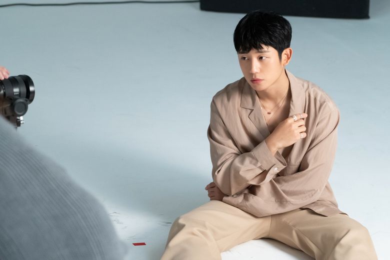 Jung HaeIn For GQ Korea Magazine December Issue Behind-The-Scene