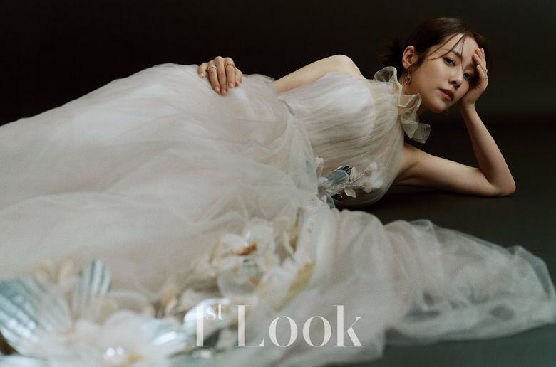 Han JiMin For 1st Look Korea Magazine Vol.231