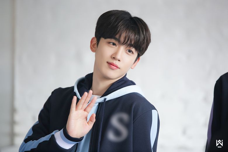 WEi's Kim YoHan, Shooting Of SMART School Uniform Commercial Behind-the-Scene - Part 1