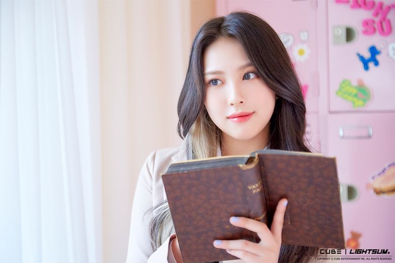 LIGHTSUM, Shooting Of ‘2022 Season's Greetings’ Behind-the-Scene - Part 1