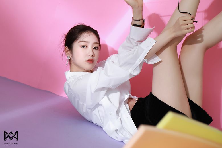 OH MY GIRL's JiHo For Y Magazine Vol.03 Behind-the-Scene