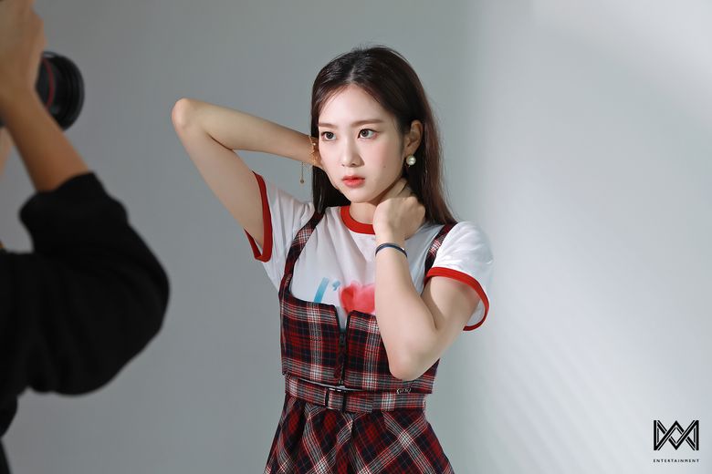 OH MY GIRL's JiHo For Y Magazine Vol.03 Behind-the-Scene