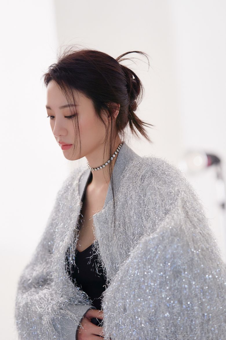 Claudia Kim(SuHyun) For ELLE Korea Magazine December Issue Behind-the-Scene