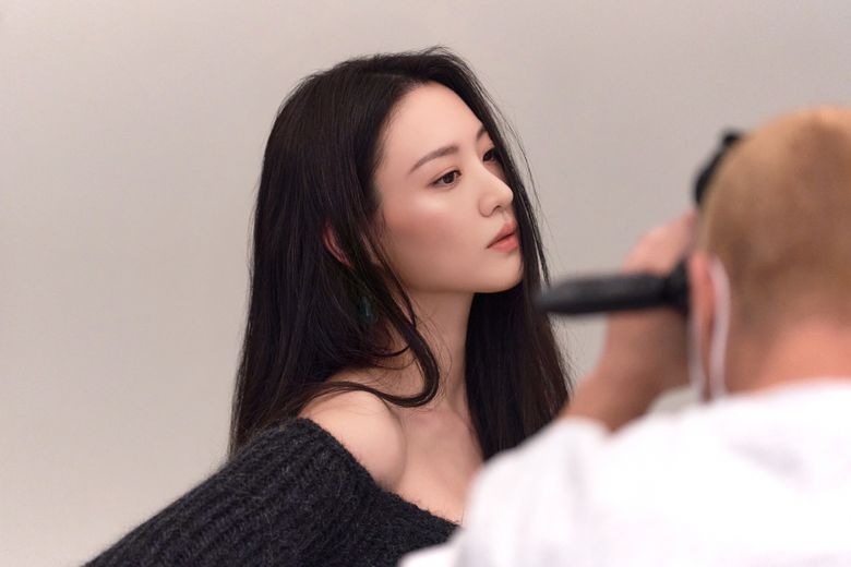 Claudia Kim(SuHyun) For ELLE Korea Magazine December Issue Behind-the-Scene