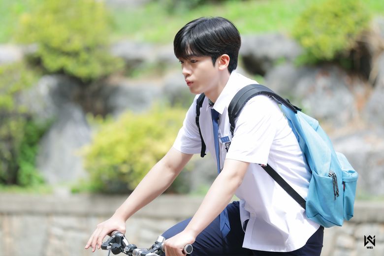 WEi's Kim YoHan, Drama "School 2021" Set Behind-the-Scene - Part 1