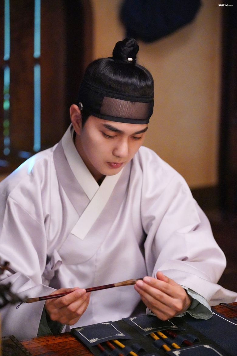 Yoo SeungHo, Drama “Moonshine” Set Behind-the-Scene - Part 2