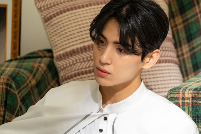 SF9's Yoo TaeYang, Concept Photo Shooting Of Musical "Altar Boyz" Behind-The-Scene