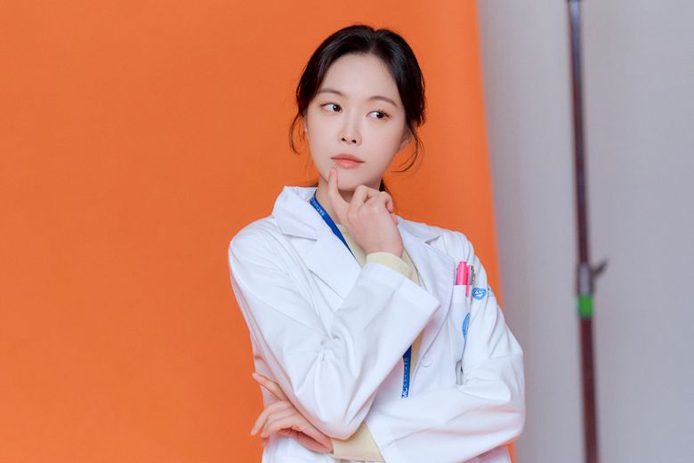 Apink's Son NaEun, Drama Poster Shooting Of "Ghost Doctor" Behind-the-Scene