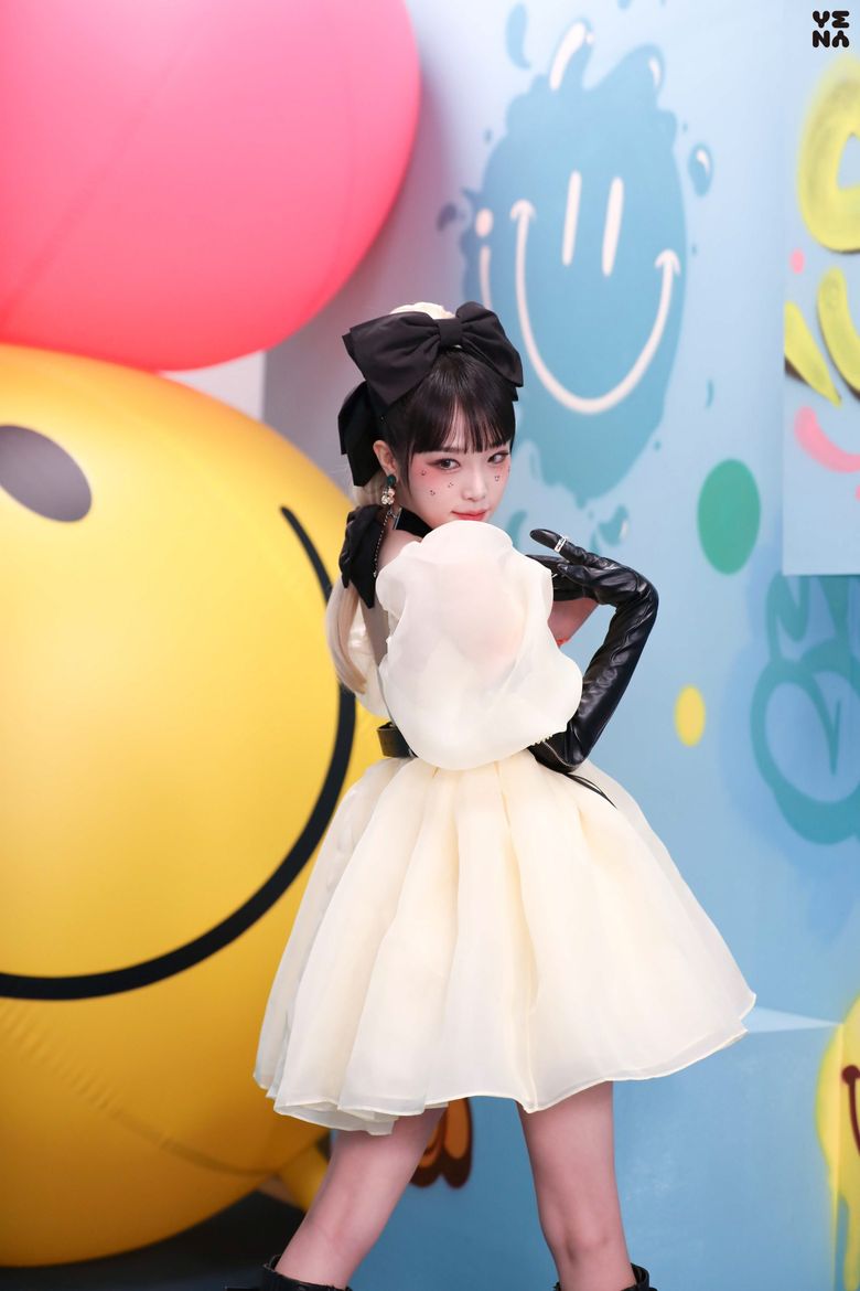 Choi YeNa, Album Cover Shooting Of ‘ˣ‿ˣ (SMiLEY)’ Behind-The-Scene