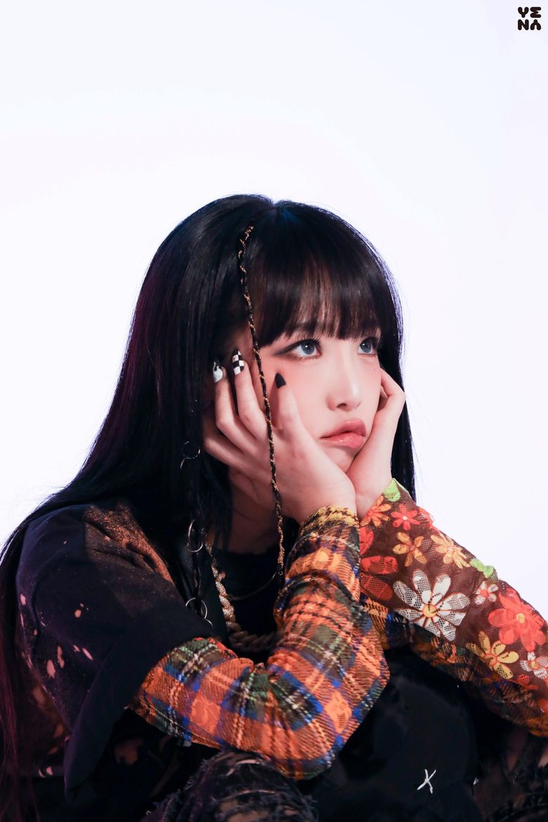 Choi YeNa, Album Cover Shooting Of ‘ˣ‿ˣ (SMiLEY)’ Behind-The-Scene